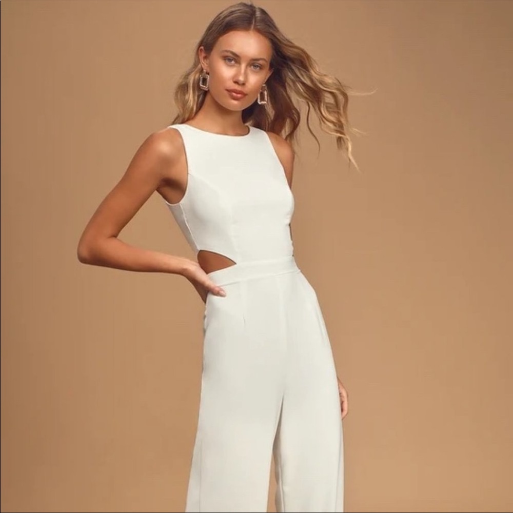 Moments to Remember White
Sleeveless Wide-Leg Jumpsuit White size S